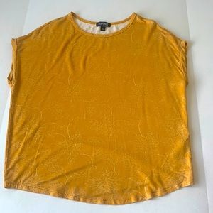 Buffalo David Bitton Gold Floral Short Sleeve Blouse Women Size Medium